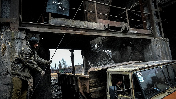 Убыточные шахты в Донбассе стараются сохранить, заявил Чертков