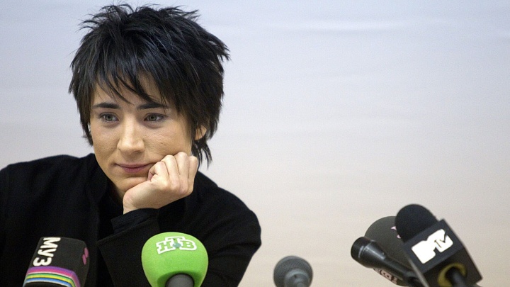 Земфира* сохранила права на свои песни в России